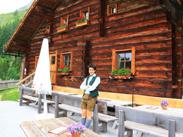 Markus Andexer vor der Mooslehen Alm (c) Stefan Gruber